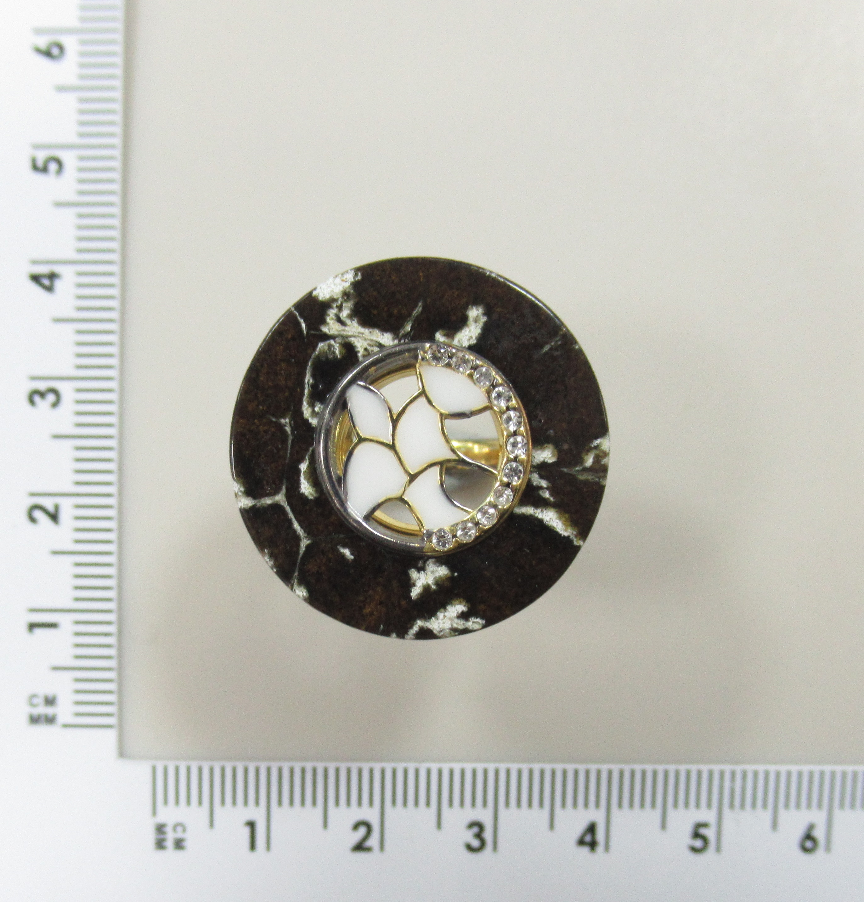 Серебряное кольцо с янтарем